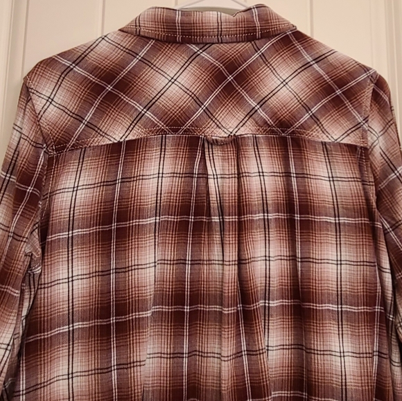 Women's Flannel Shirt - Picture 4 of 9